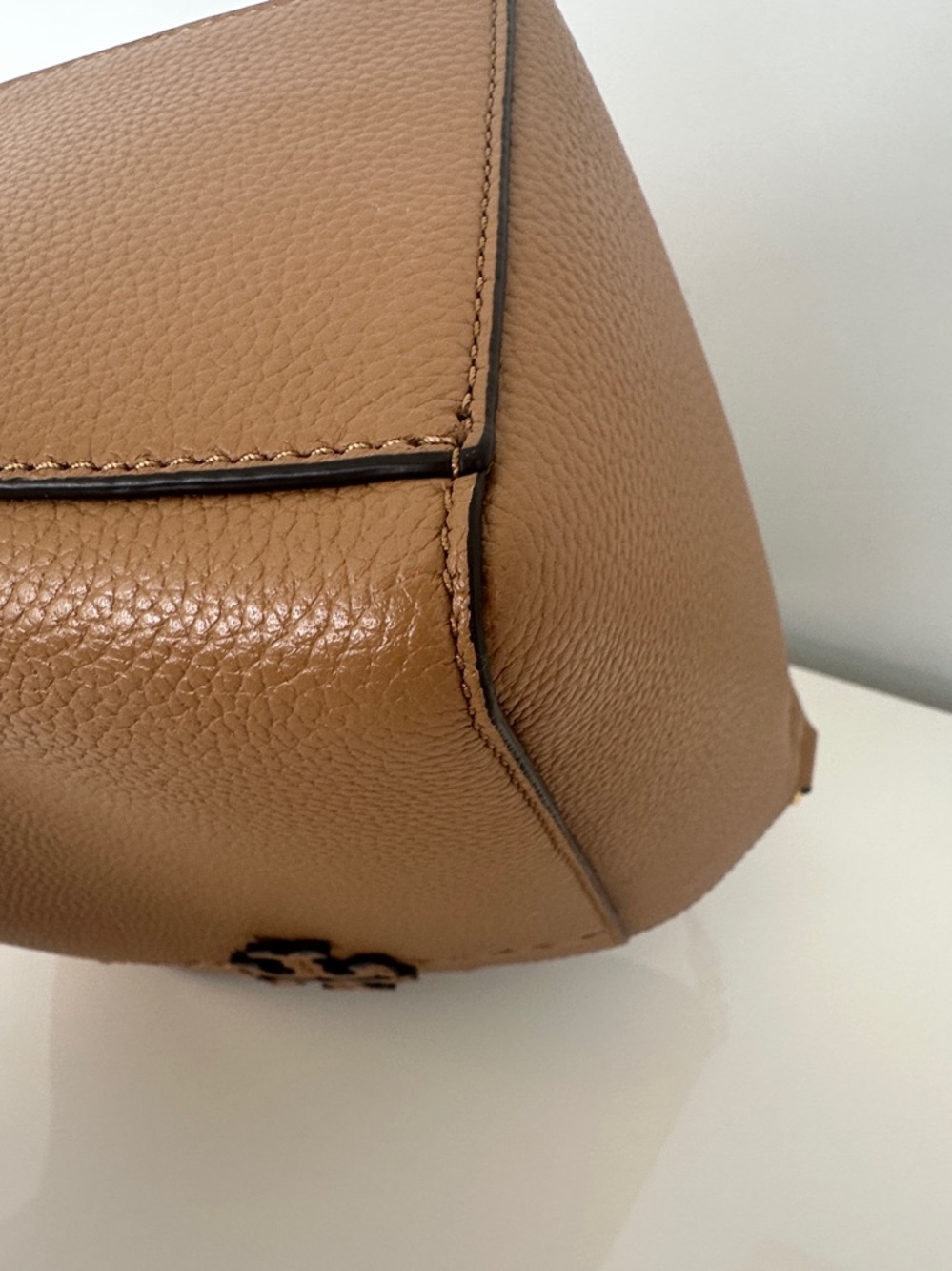Tory Burch Small McGraw Crossbody Bucket Bag in Tiramisu - Picture 9 of 16